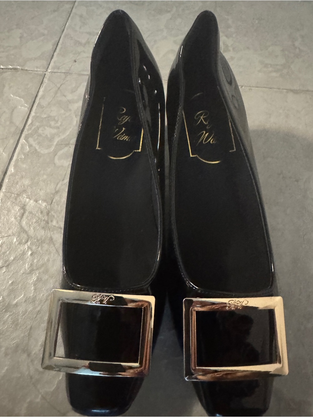 Black Pumps